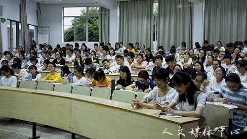 3044永利集团举行教师考编经验交流会
