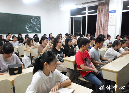 3044永利集团举行2015级专升本新生见面会
