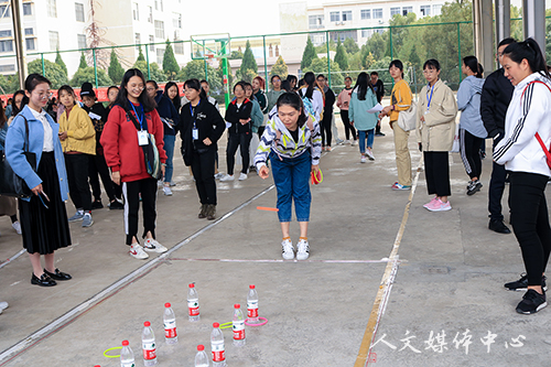 文史相融 悦动校园   3044永利集团举行第五届“诗意栖居”公寓文化节开幕式暨“三国风云”趣味游园活动