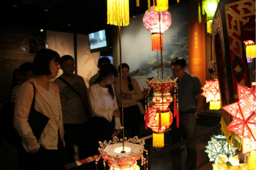 3044永利集团新进教师参观台州市博物馆与台州市城市规划馆
