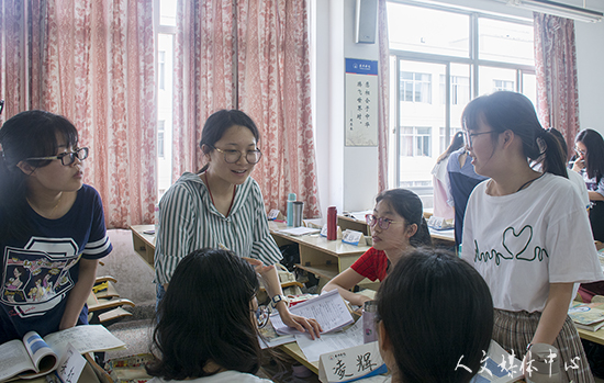 3044永利集团开展中学名师进课堂活动