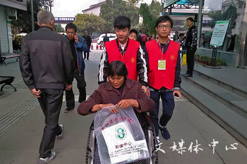 用心传递爱意 3044永利集团志愿者开展恩泽义工活动