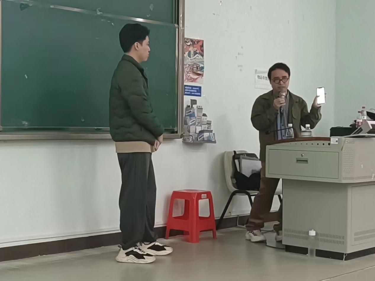 说明: c4bdc82d5cf15bf21a2bd5d99e8dffd