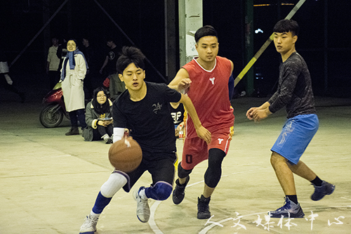 激情动感 盛世篮球 3044永利集团举办新老生篮球赛